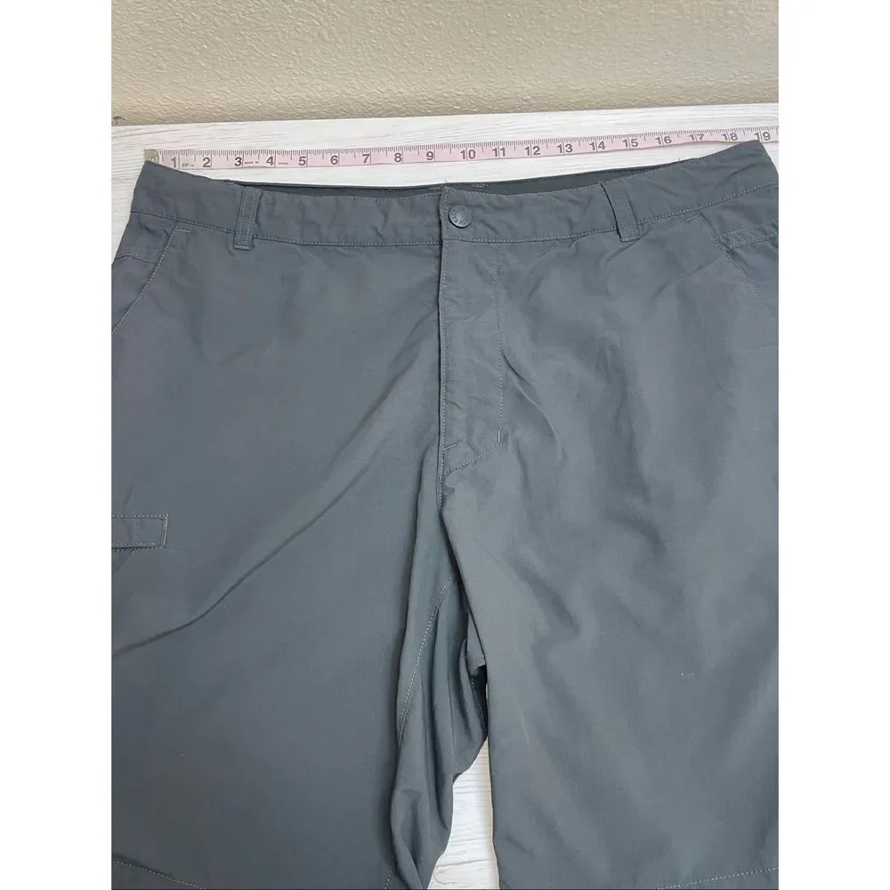 The North Face Men’s Shorts Dark Gray Size 38